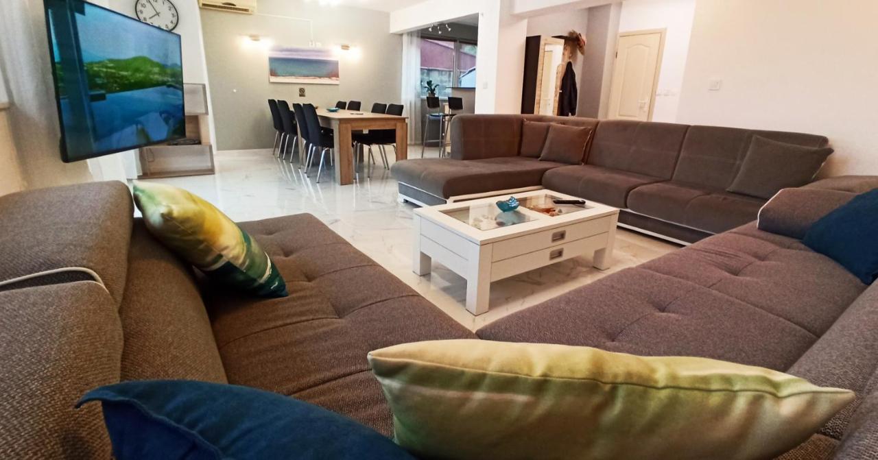 Arode Villa Ovidius - Apartments بالشيك المظهر الخارجي الصورة