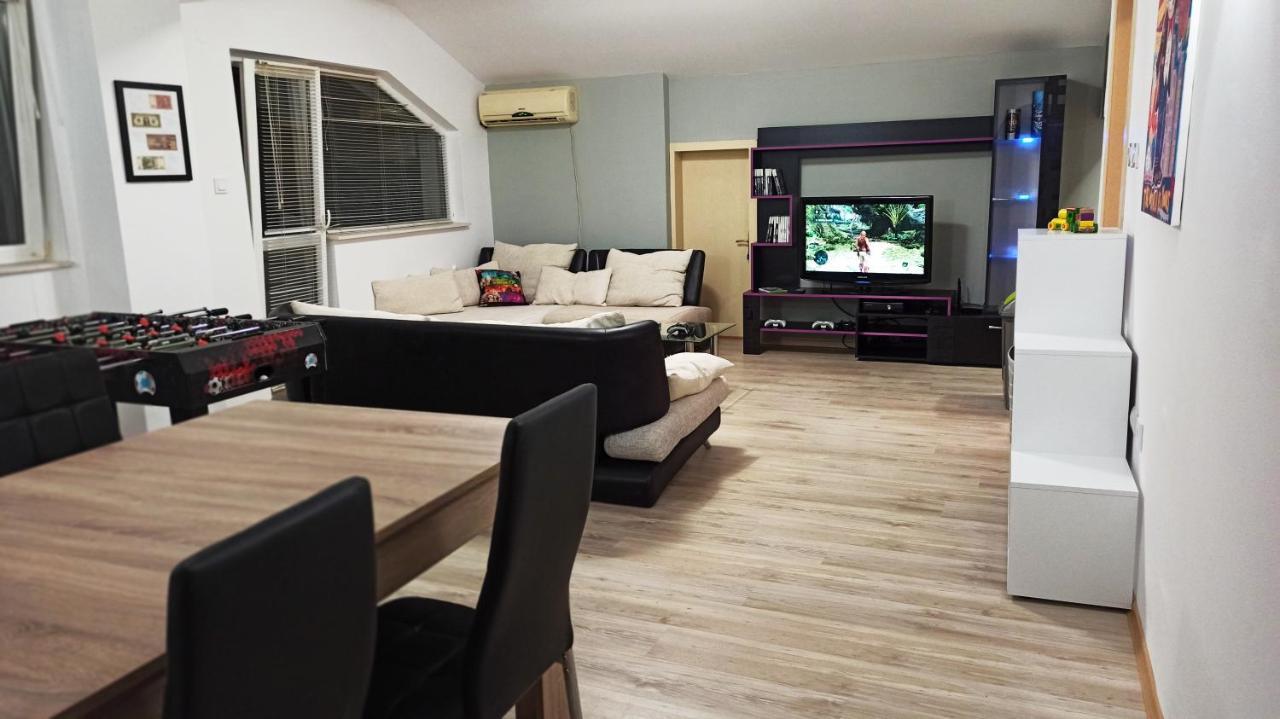 Arode Villa Ovidius - Apartments بالشيك المظهر الخارجي الصورة