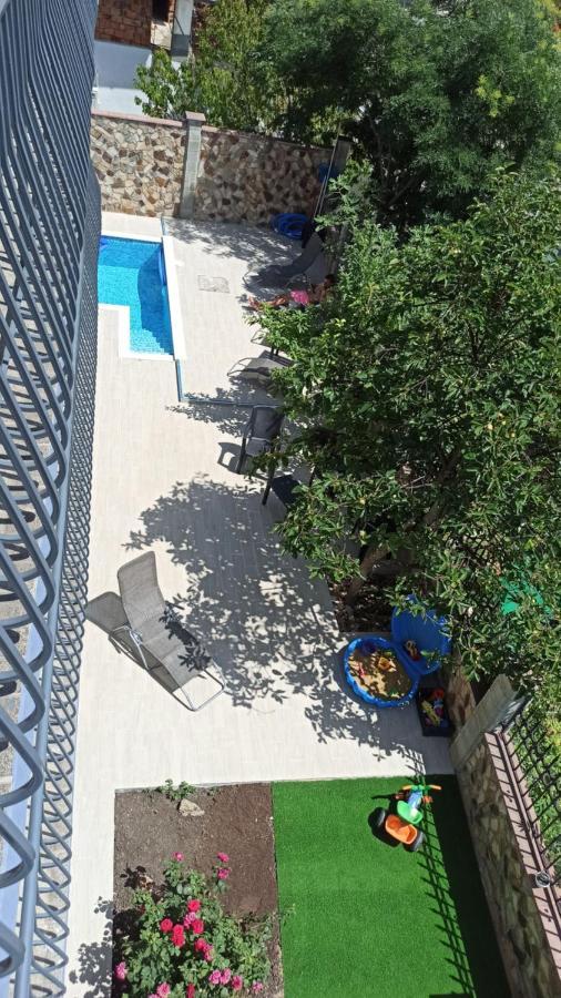 Arode Villa Ovidius - Apartments بالشيك المظهر الخارجي الصورة