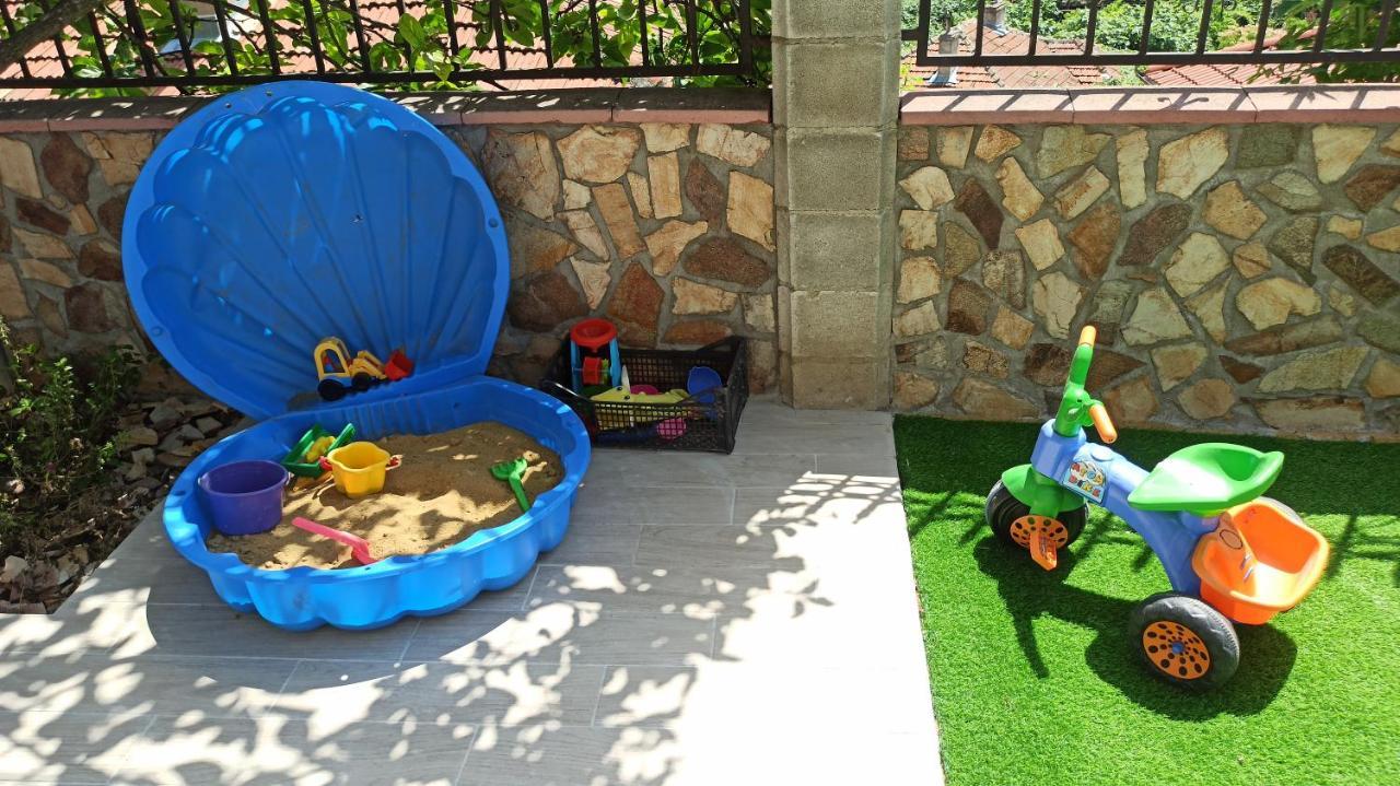 Arode Villa Ovidius - Apartments بالشيك المظهر الخارجي الصورة