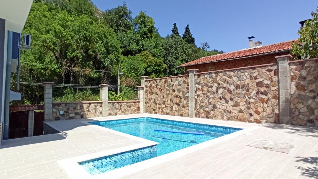 Arode Villa Ovidius - Apartments بالشيك المظهر الخارجي الصورة
