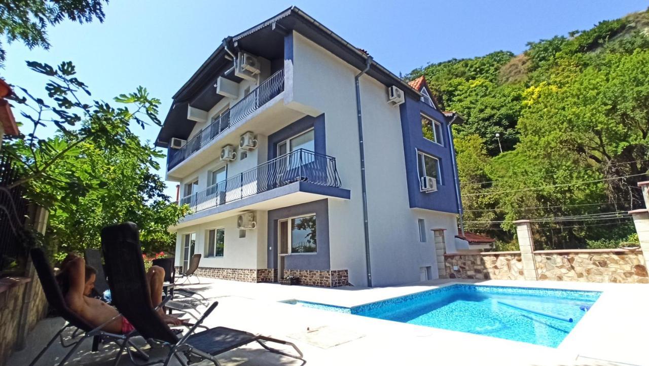 Arode Villa Ovidius - Apartments بالشيك المظهر الخارجي الصورة