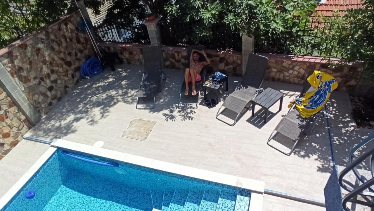 Arode Villa Ovidius - Apartments بالشيك المظهر الخارجي الصورة