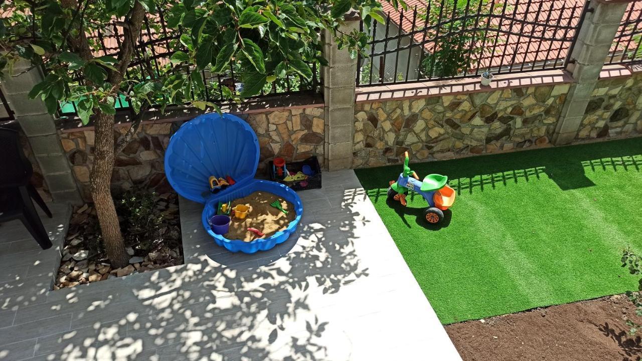 Arode Villa Ovidius - Apartments بالشيك المظهر الخارجي الصورة